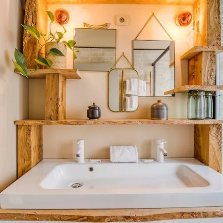Spacious Designer 2 Bedrooms Near Bastille パリ