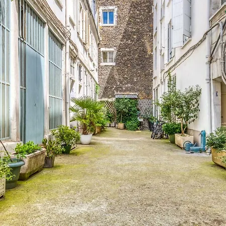 Spacious Designer 2 Bedrooms Near Bastille アパート パリ