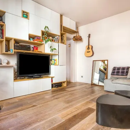 Spacious Designer 2 Bedrooms Near Bastille * パリ
